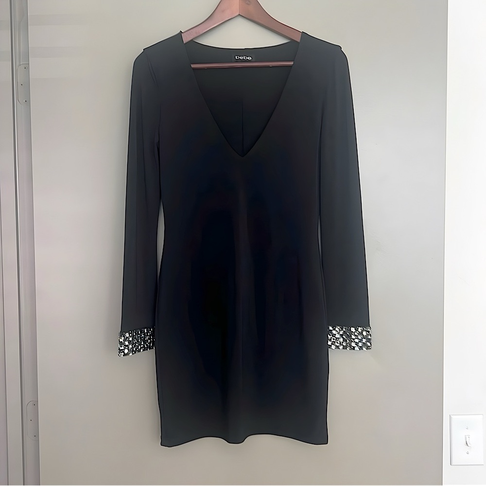 BEBE BLACK V-NECK WITH JEWELED CUFFS, M